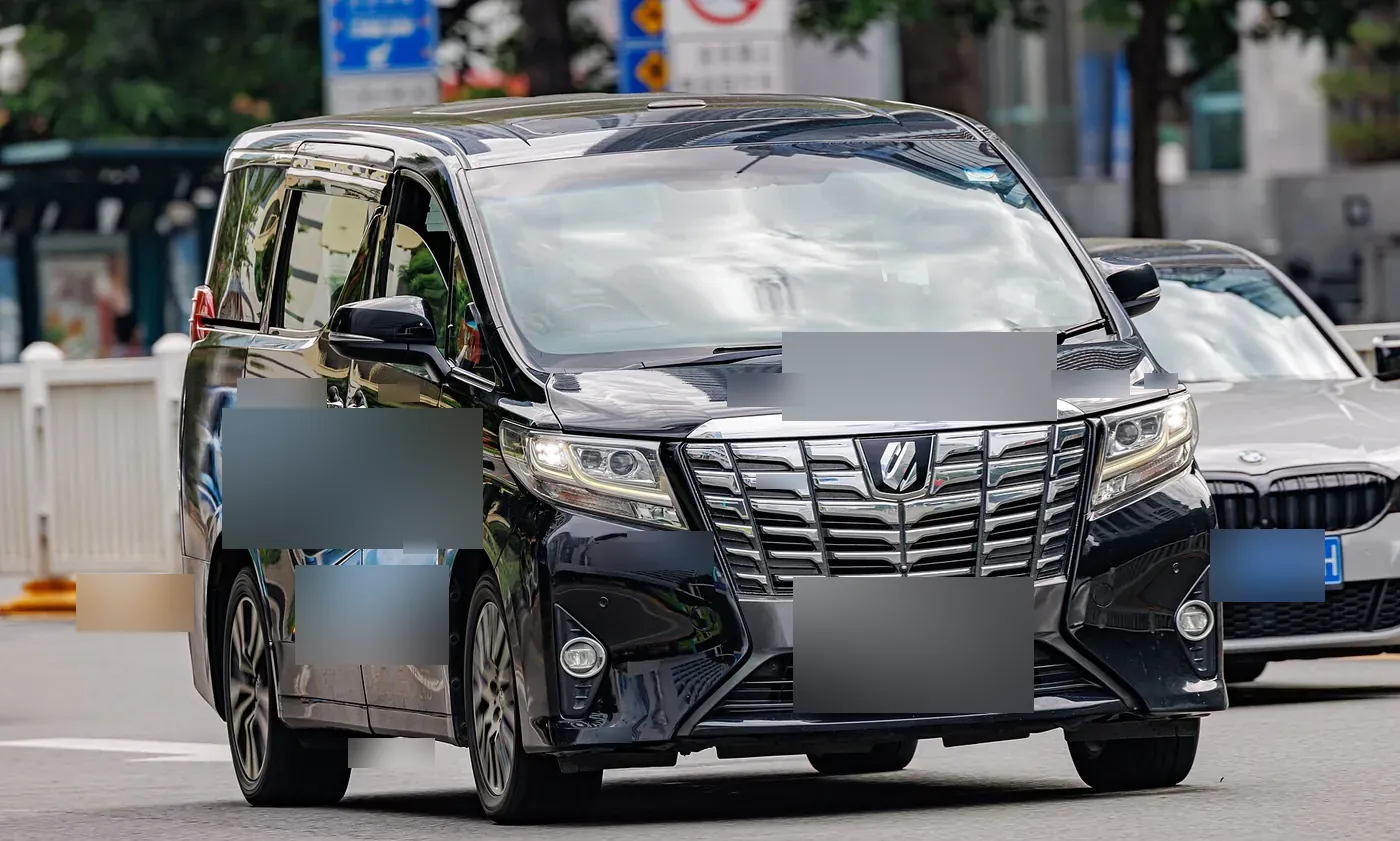 Toyota Alphard — Attitude Black